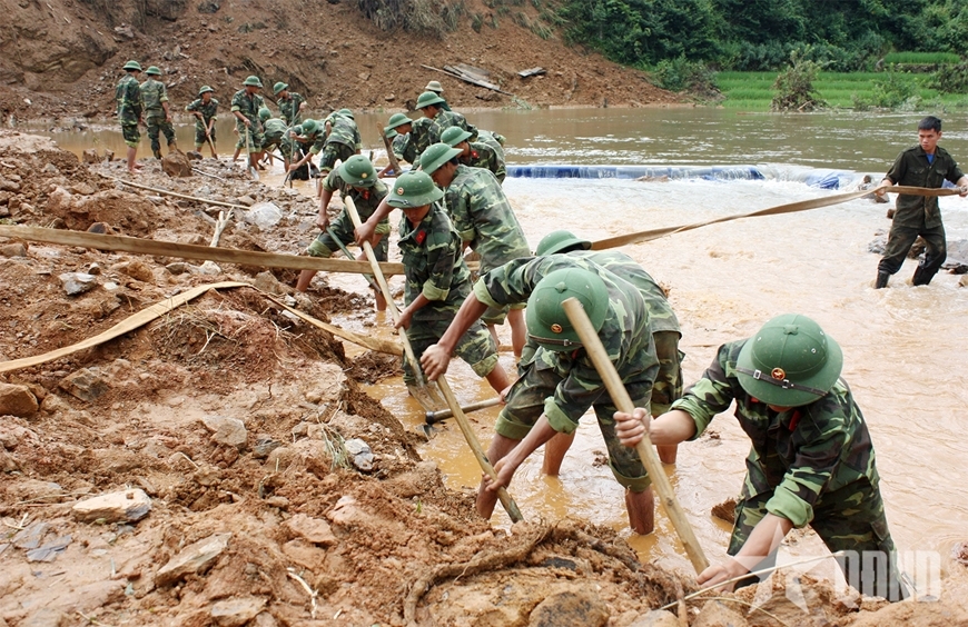 Chủ động triển khai ứng phó với bão số 12 và mưa lũ