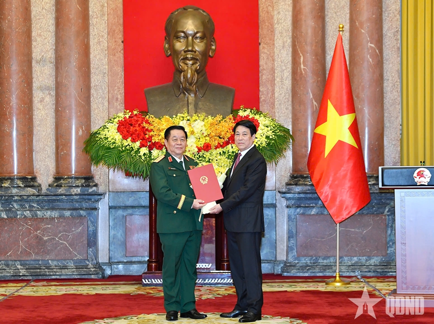 Trao Quyết định bổ nhiệm chức vụ Chủ nhiệm Tổng cục Chính trị Quân đội nhân dân Việt Nam và thăng quân hàm Đại tướng, Thượng tướng đối với các đồng chí cán bộ Quân đội