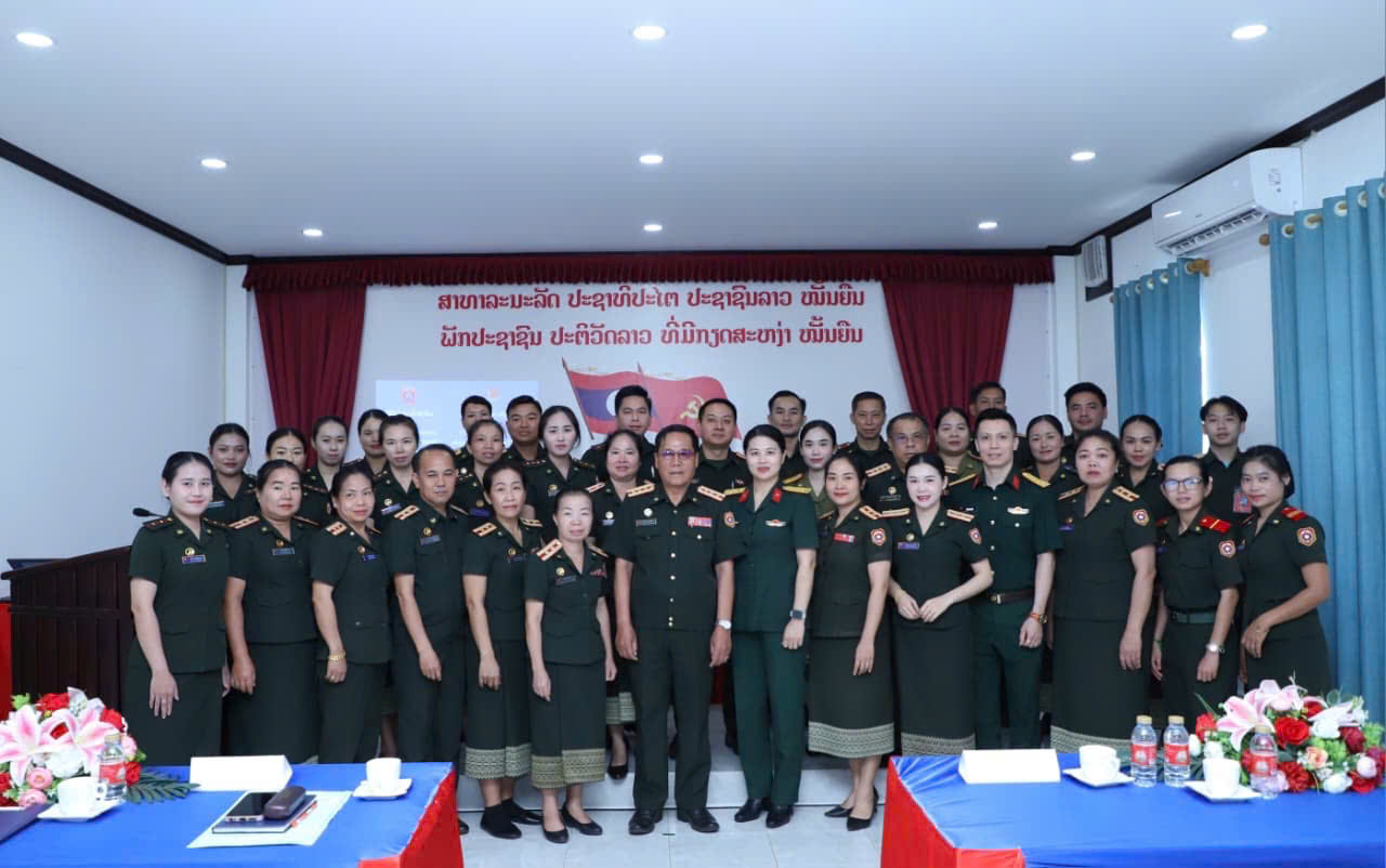 Thư viện Quân đội nhân dân Lào chào đón Đoàn chuyên gia Thư viện Quân đội 