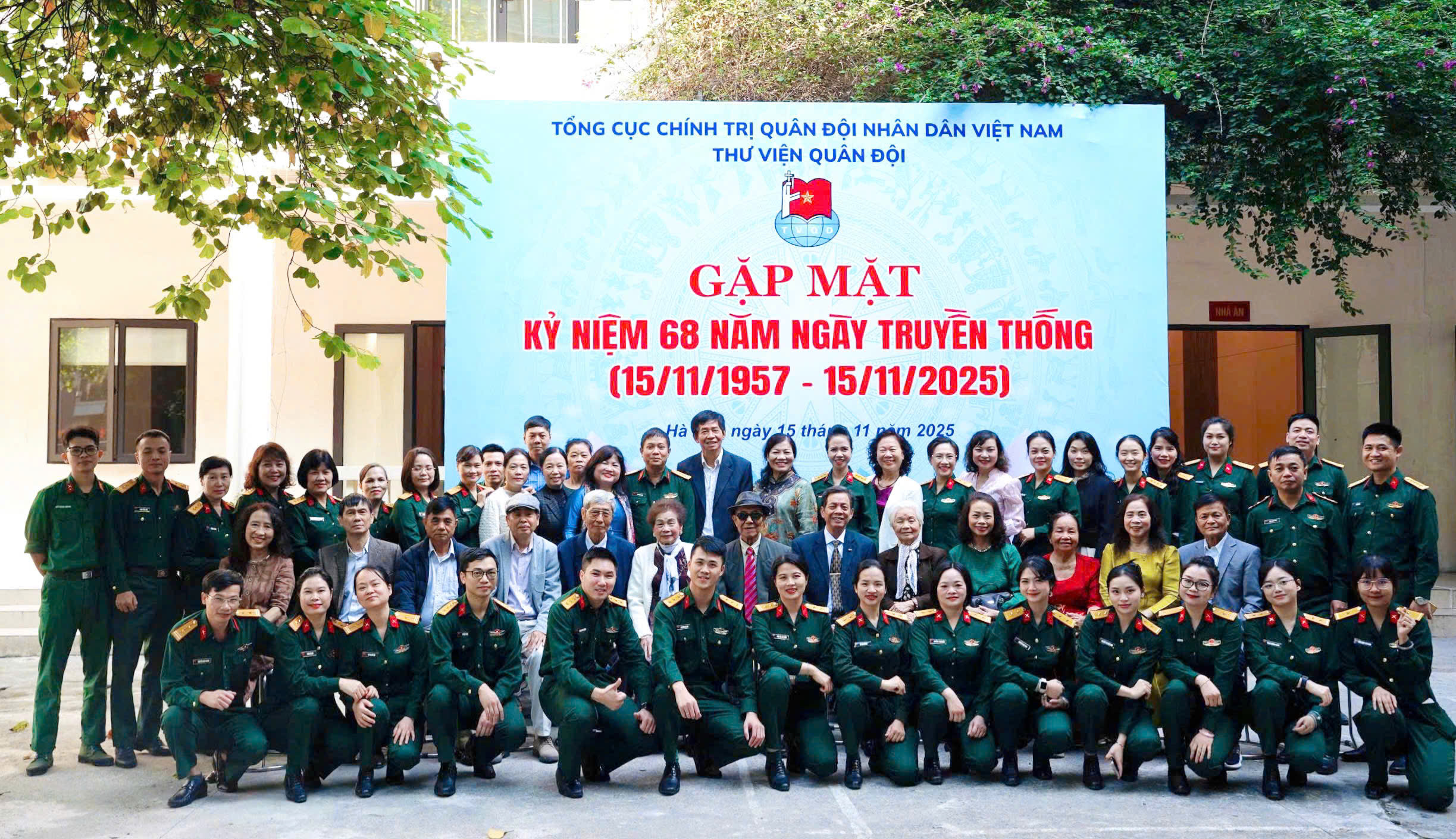 Thư viện Quân đội gặp mặt kỷ niệm 68 năm Ngày truyền thống (15/11/1957 – 15/11/2025)