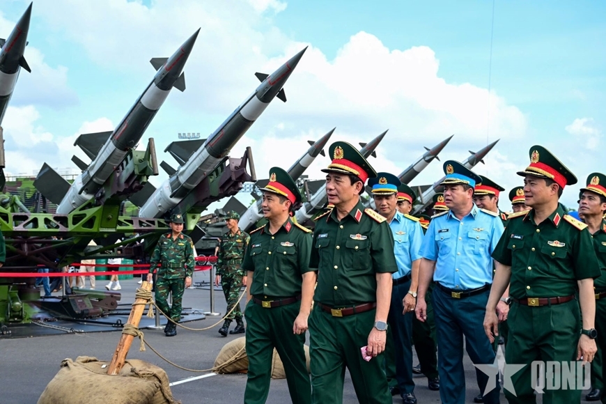 Đẩy mạnh đột phá phát triển công nghiệp quốc phòng, an ninh tự chủ, tự lực, tự cường, lưỡng dụng, hiện đại