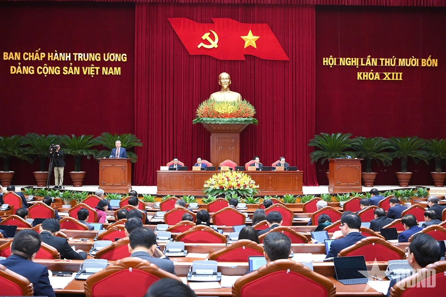 Ngày làm việc thứ nhất Hội nghị Trung ương 14 khóa XIII