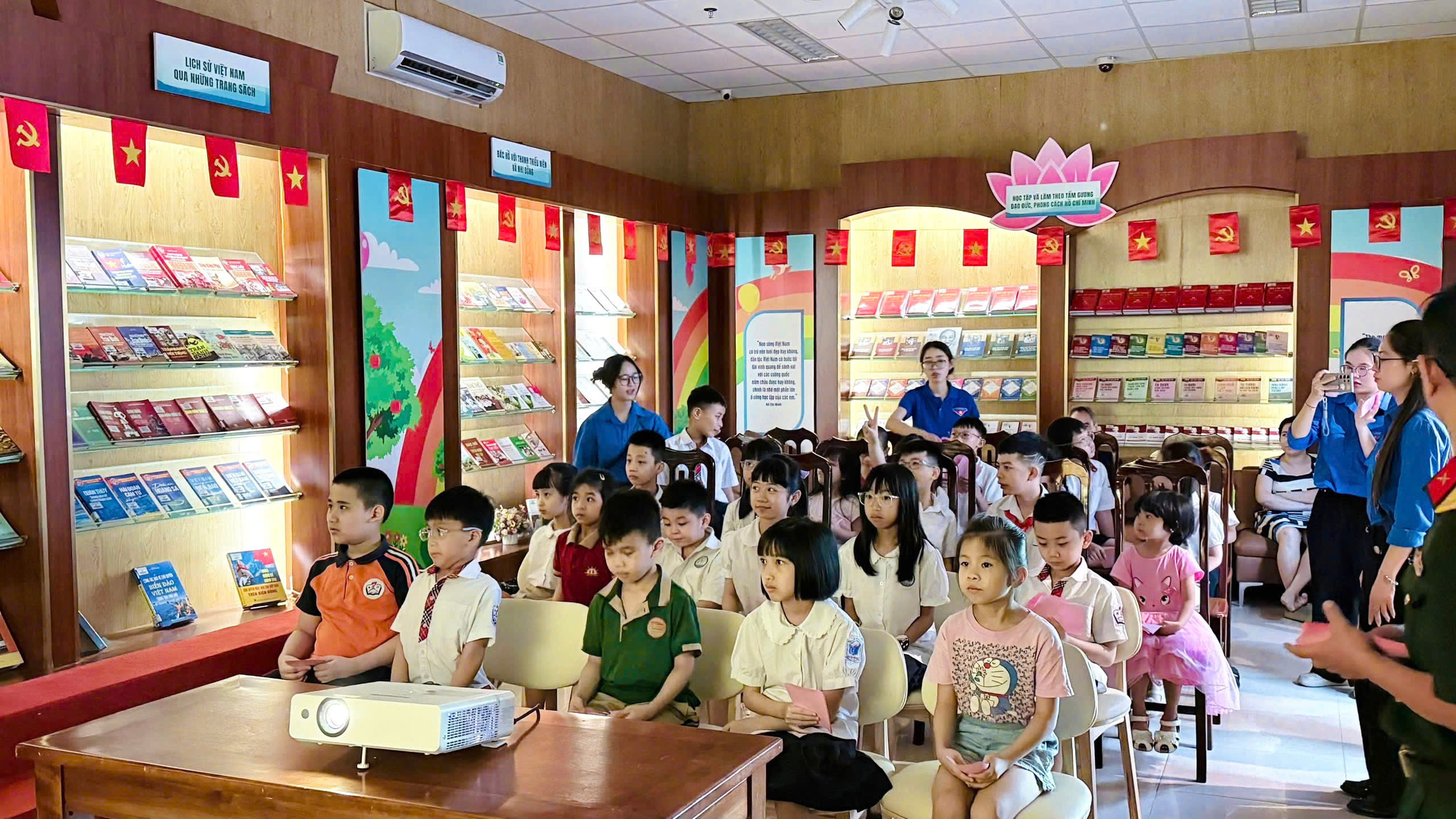 Thư viện không chỉ là nơi đọc sách... mà còn là nơi lưu giữ những trải nghiệm đáng nhớ!