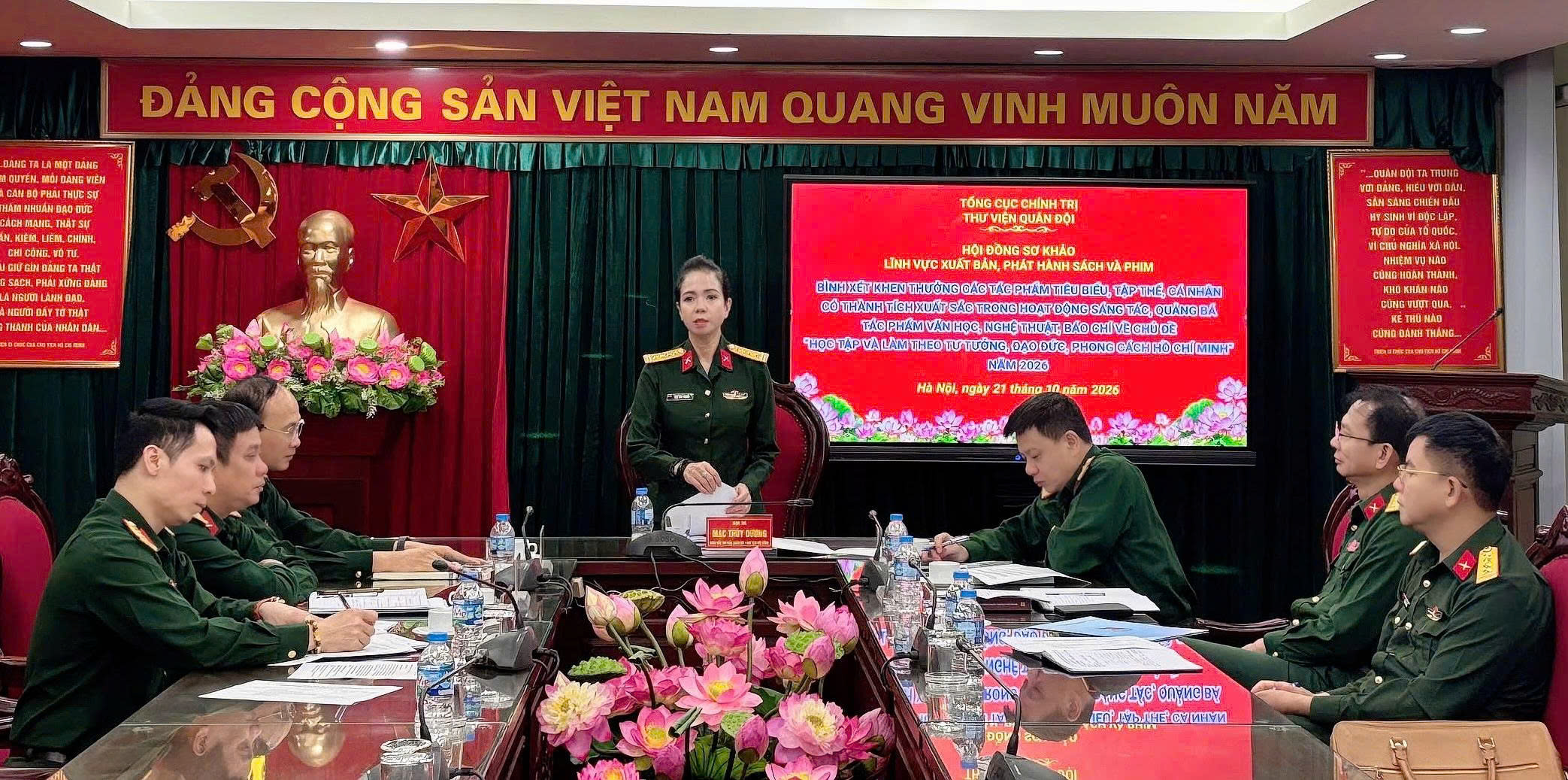 Hội đồng Sơ khảo lĩnh vực xuất bản, phát hành sách và phim xét đề nghị khen thưởng năm 2026